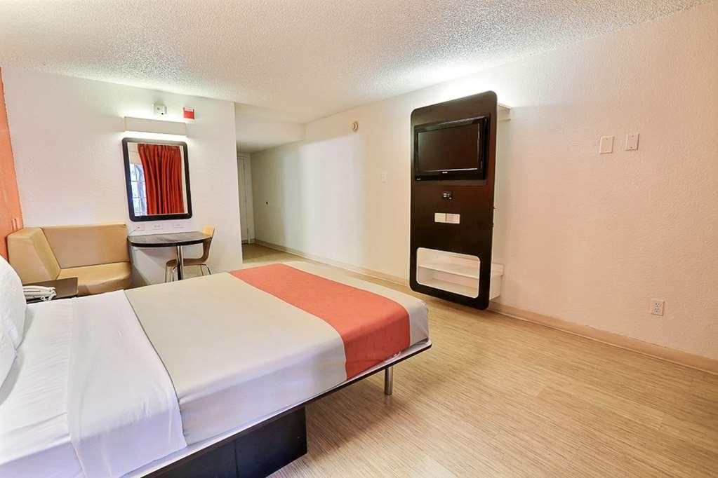 Motel 6-Addison, Tx - Dallas Room photo