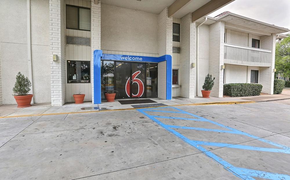 Motel 6-Addison, Tx - Dallas Exterior photo