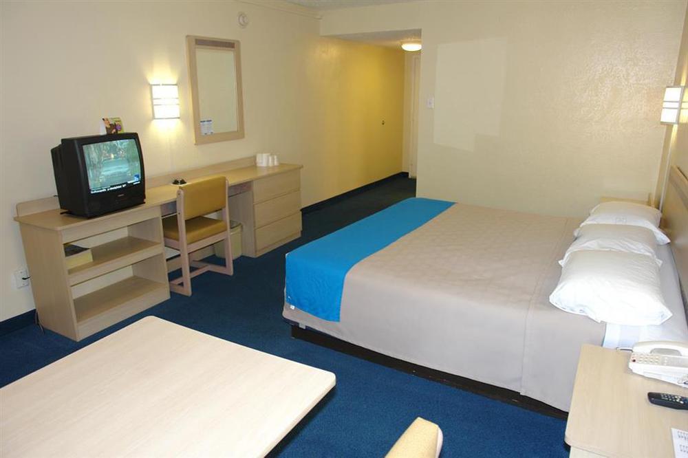 Motel 6-Addison, Tx - Dallas Room photo